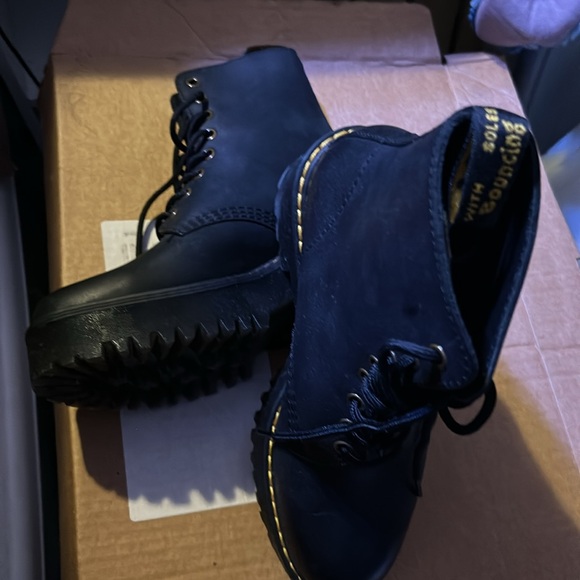 HP🎊🎊Doc Martens Boots - Picture 9 of 10